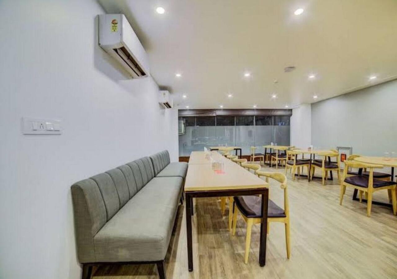 Mallenzo Suites Dlf Phase 1 Ґурґаон Екстер'єр фото
