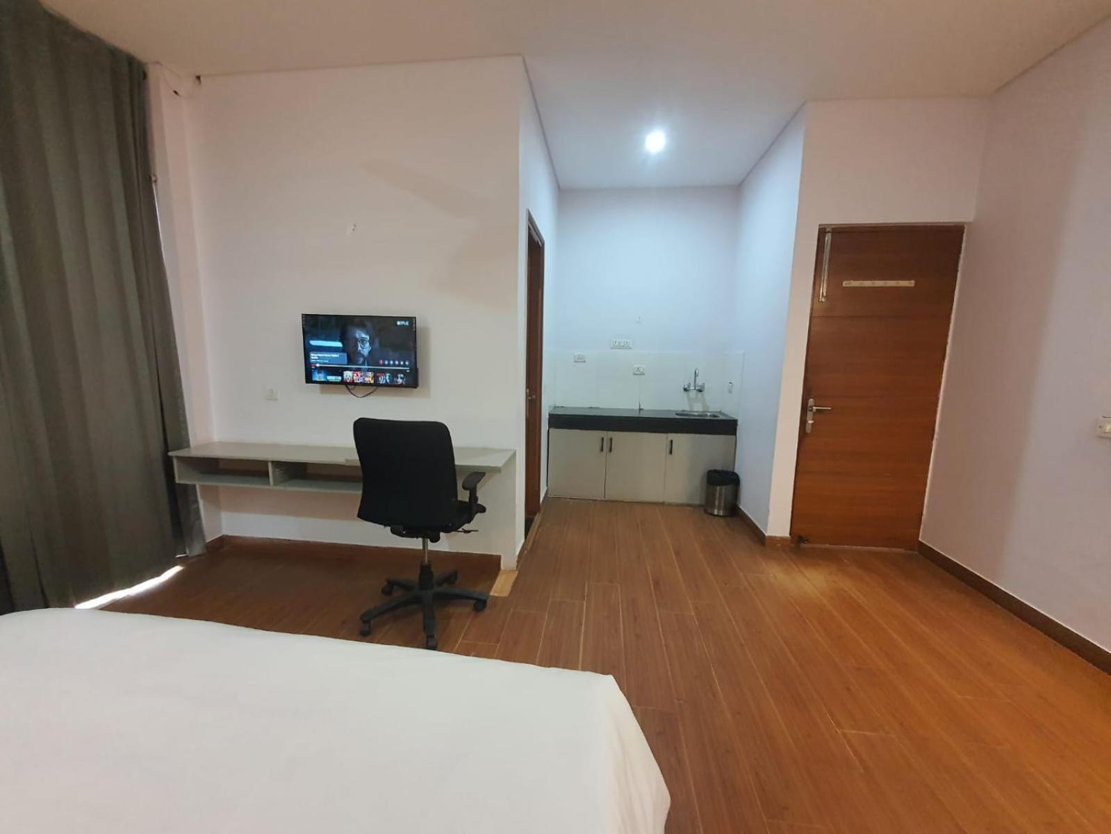 Mallenzo Suites Dlf Phase 1 Ґурґаон Екстер'єр фото